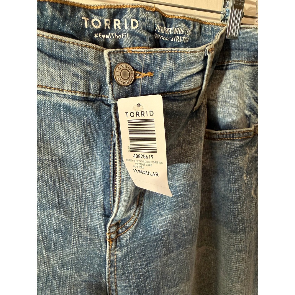 Torrid Womens Boyfriend Jeans Blue Distressed Ripped Knee Straight Leg Denim - Picture 6 of 8